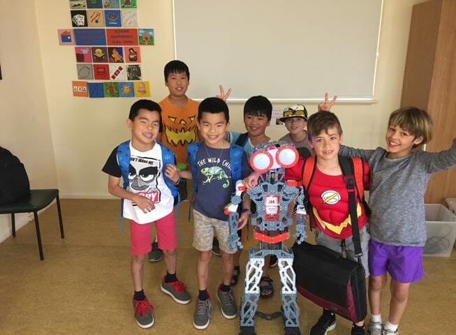 kids learning robotics